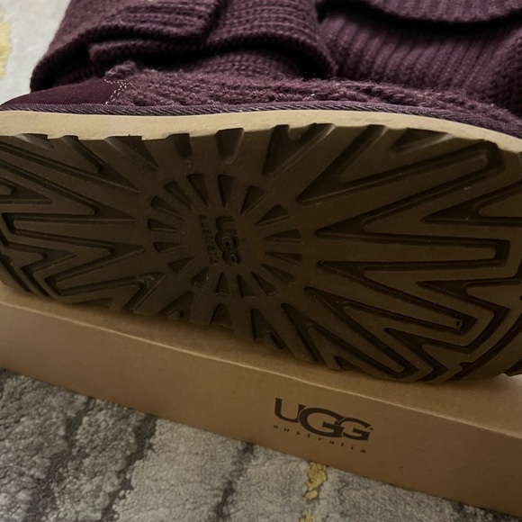 UGG AUSTRALIA Purple/ Fig Classic Cardy - Picture 2 of 3